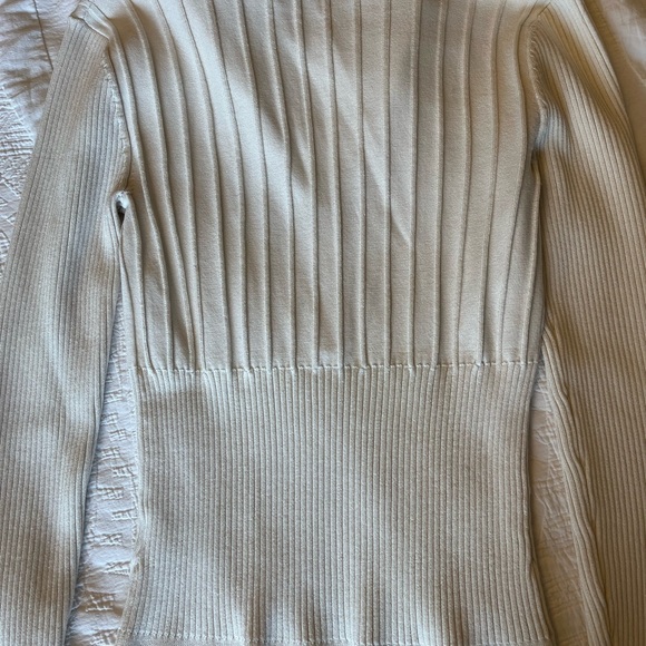 RW&CO Cream Ribbed V-Neck Sweater - Picture 4 of 4
